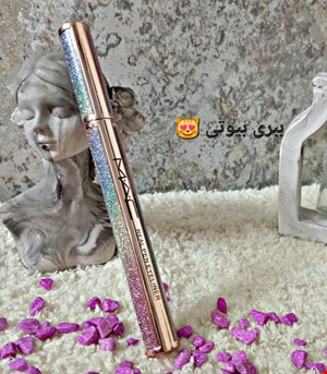 خط چشم ماژیکی پوکه اکلیلی مک 